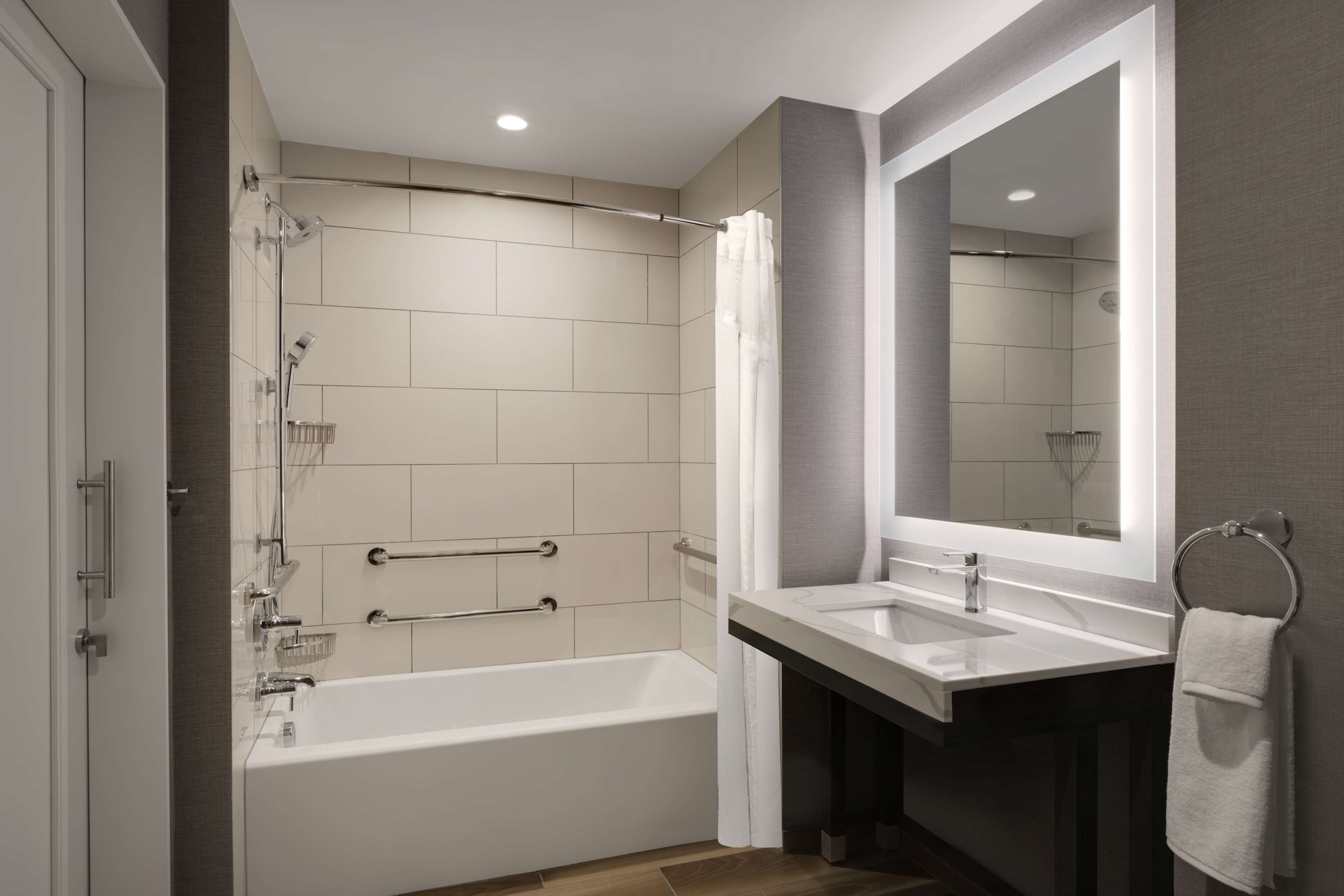 ROOM, KING BED, ACCESSIBLE