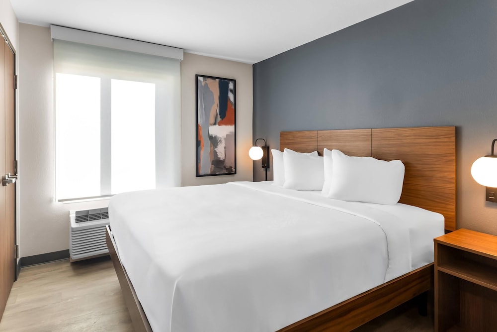 Everhome Suites Clarksville Ft. Campbell Area 25/60