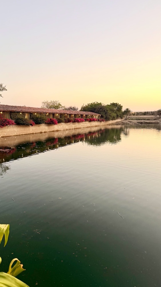 Shikarbadi Hotel 44/50
