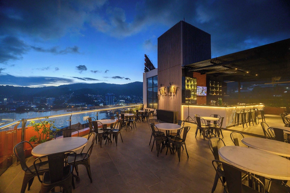 Front One Hotel Jayapura 23/34