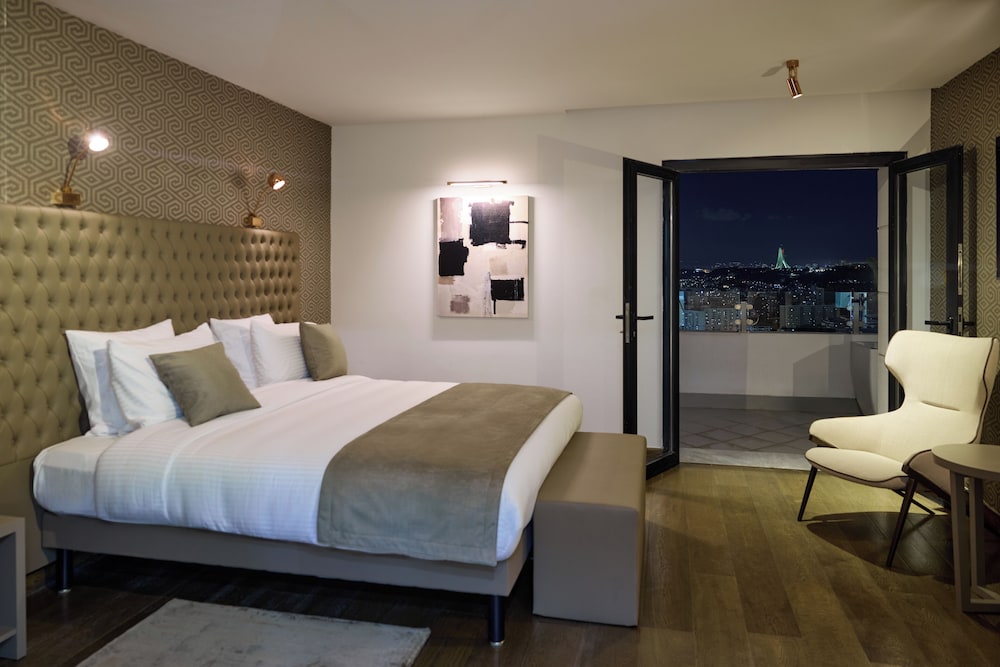 Ralf Hotel 6/28