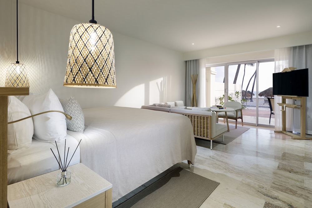 Reserve, Suite, King Bed, Ocean Front, Adult Only