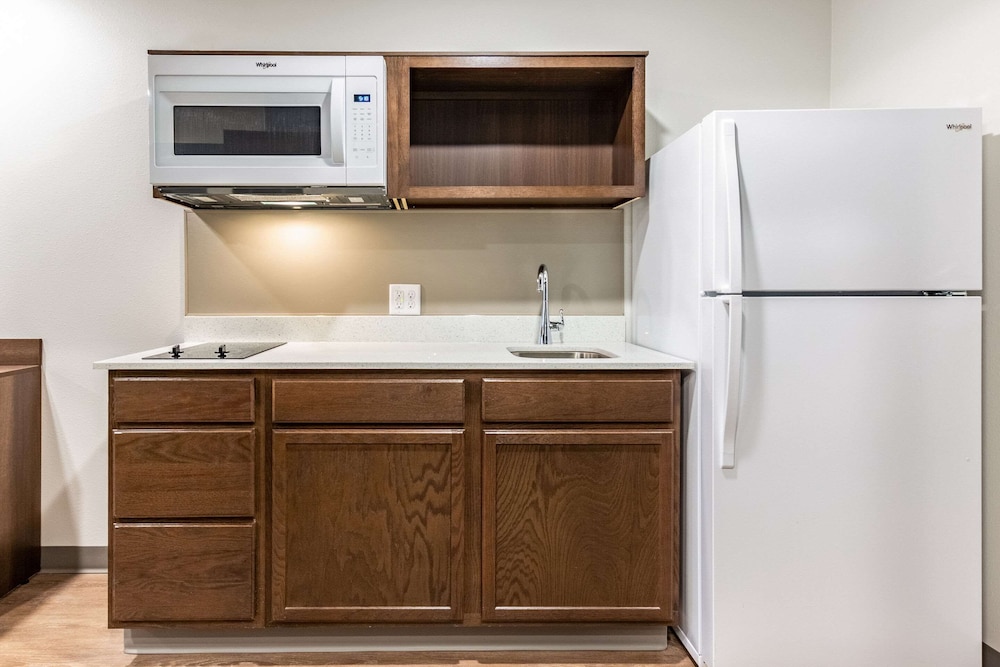 WoodSpring Suites Indianapolis Airport South 5/38