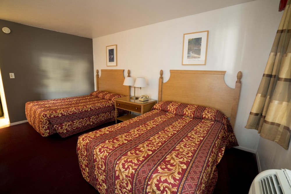 Seatac Inn and Airport Parking 12/44
