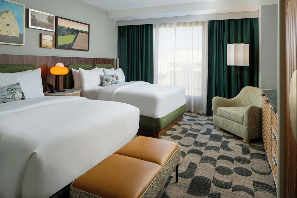 Trilogy Hotel Huntsville, Autograph Collection 13/43