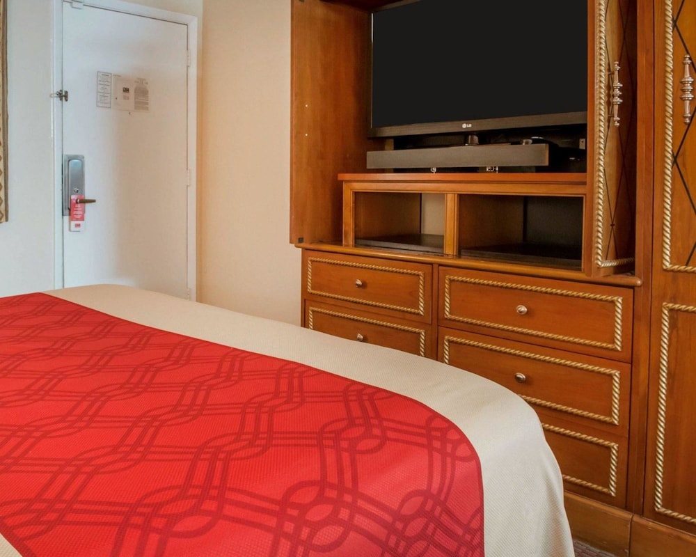 Econo Lodge Hobbs 18/25
