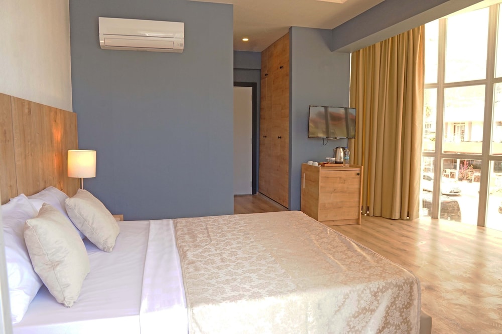 Tokay Hotel 27/50
