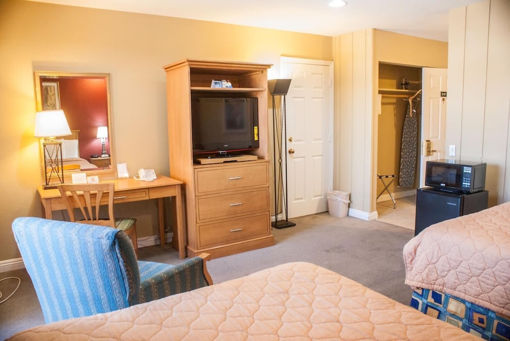 Sol Springs Inn 7/50