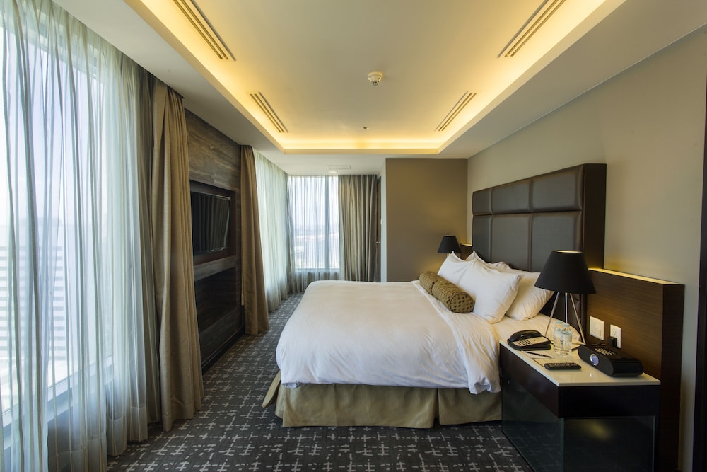 The Bellevue Manila 16/31
