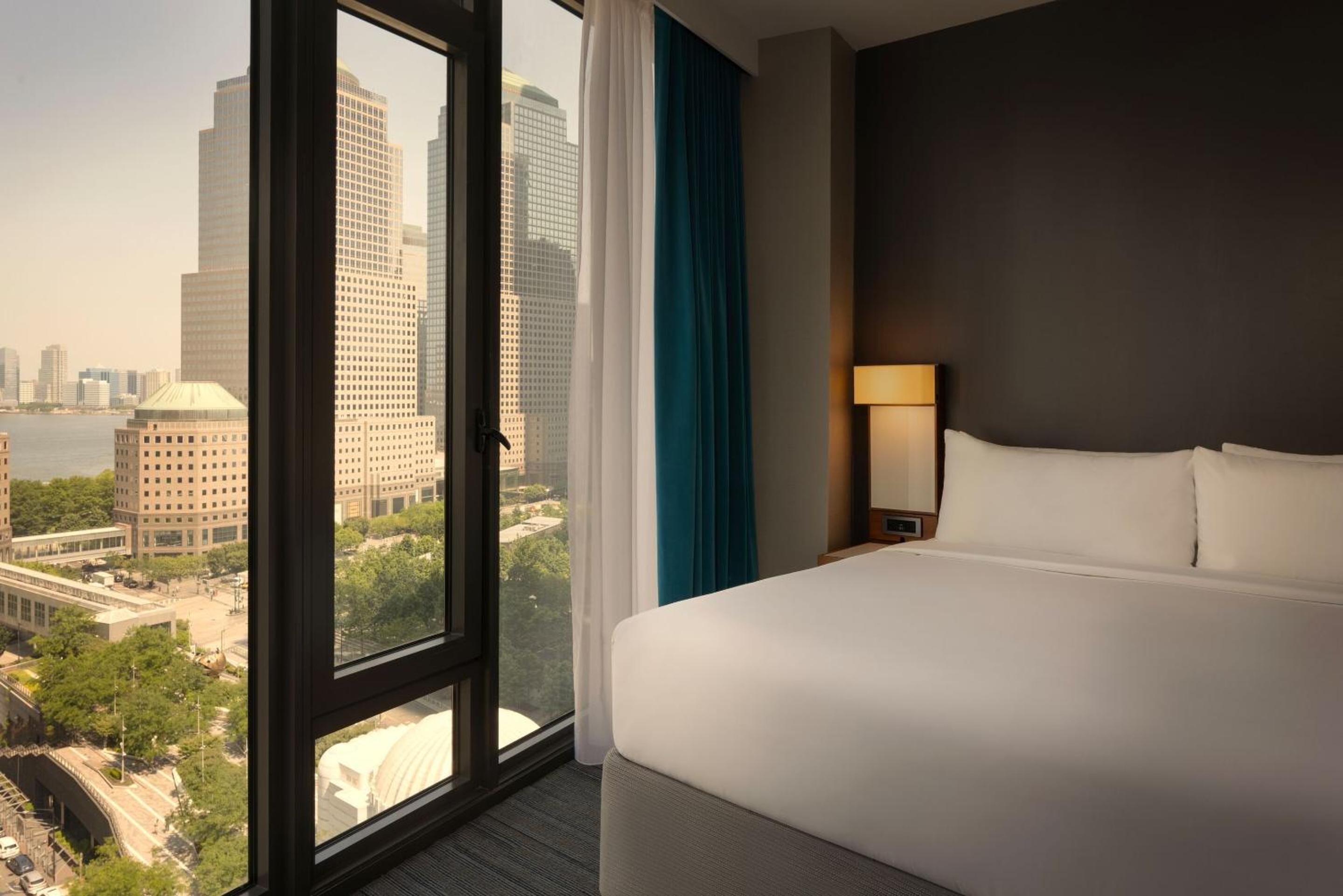 Superior, King Bed, City and River View