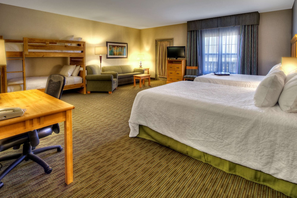 Hampton Inn & Suites by Hilton Petoskey 27/75