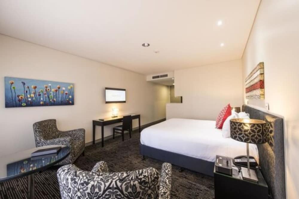 The Colmslie Hotel 16/50