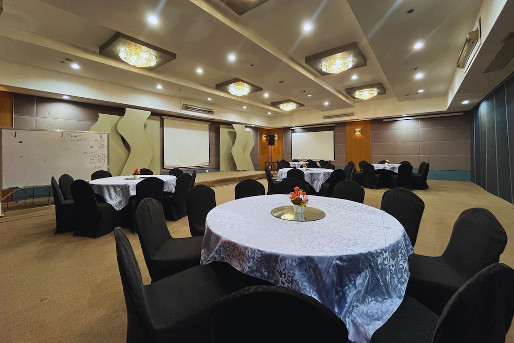 Laguna Technopark Hotel 31/49