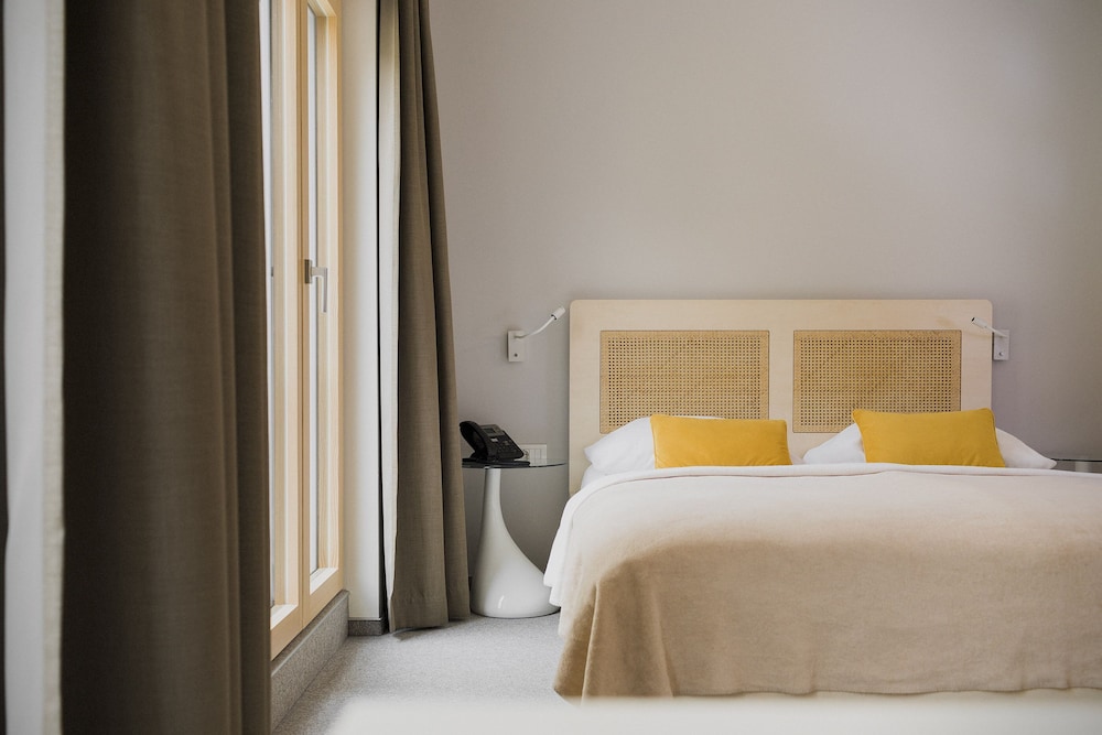 SUPERIOR, DOUBLE BED