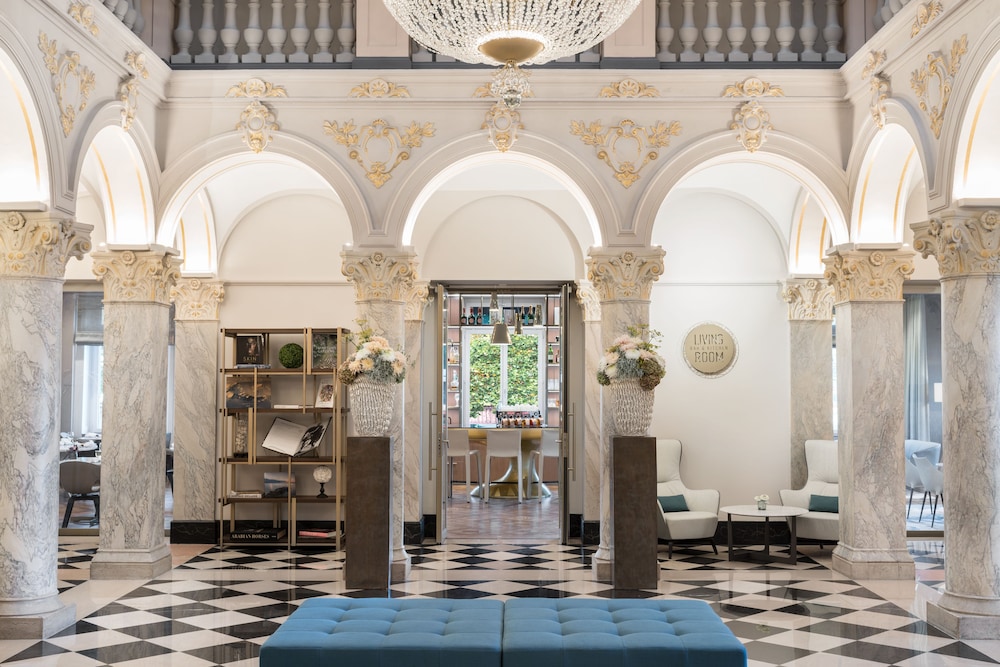 THE RITZ-CARLTON HOTEL DE LA PAIX GENEVA 41/45