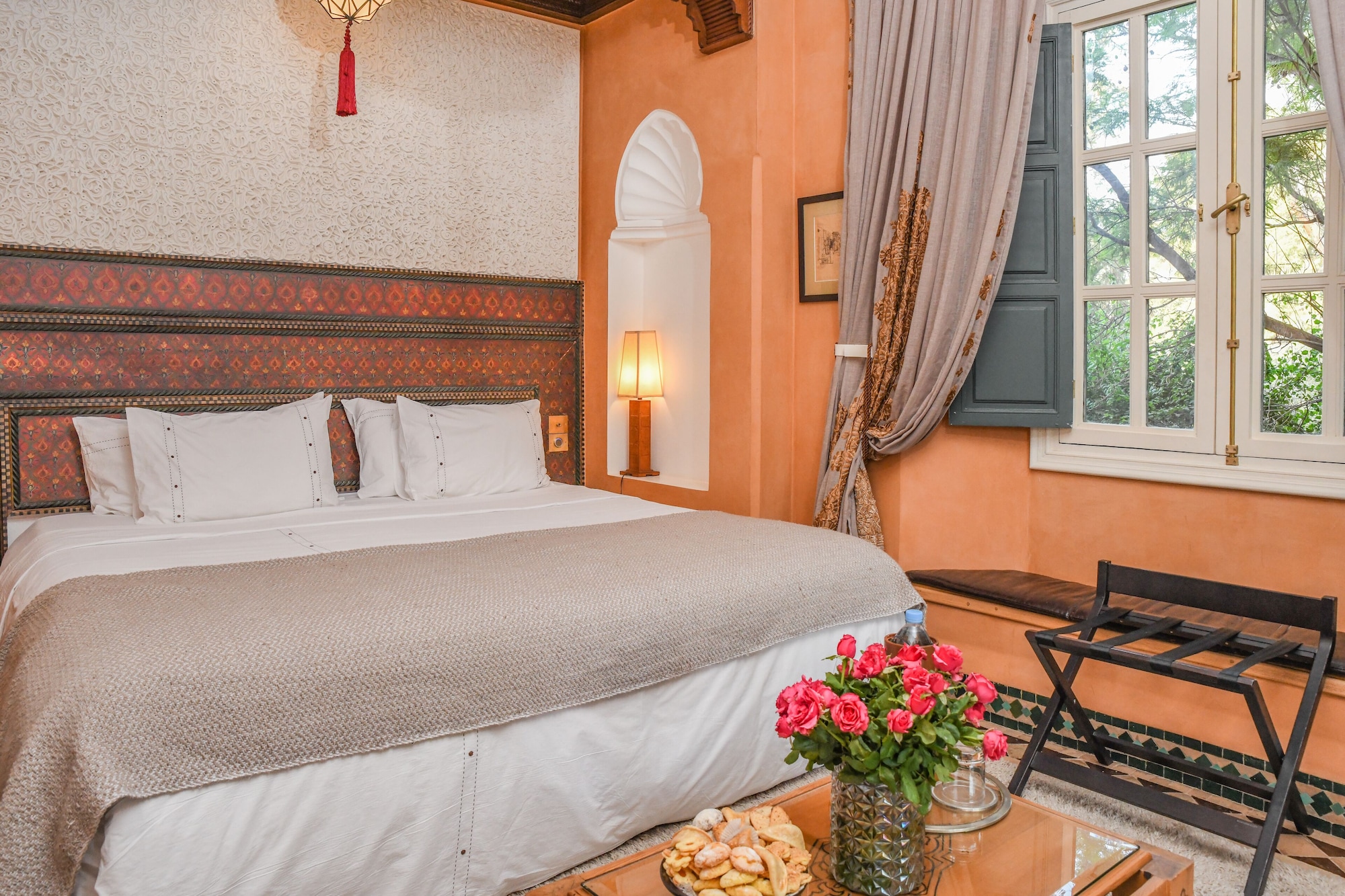 1 BEDROOM, LUXURY