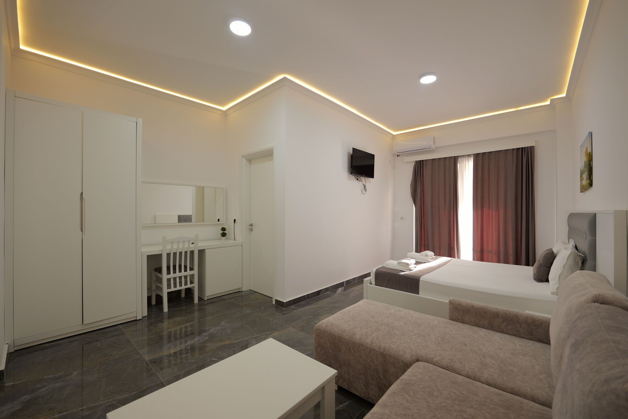 جناح بسرير مزدوج بإطلالة على البحر مع أريكة، Vila Era Beach 7/10