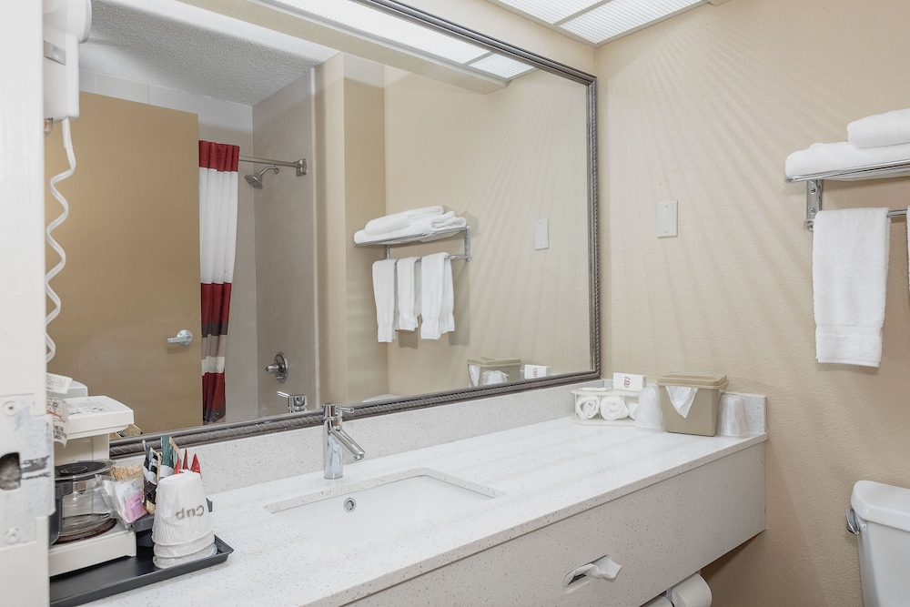 Red Roof Inn and Suites Macon 11/71