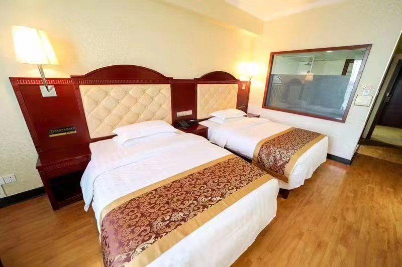 Bobai Baolilai Hotel 8/17