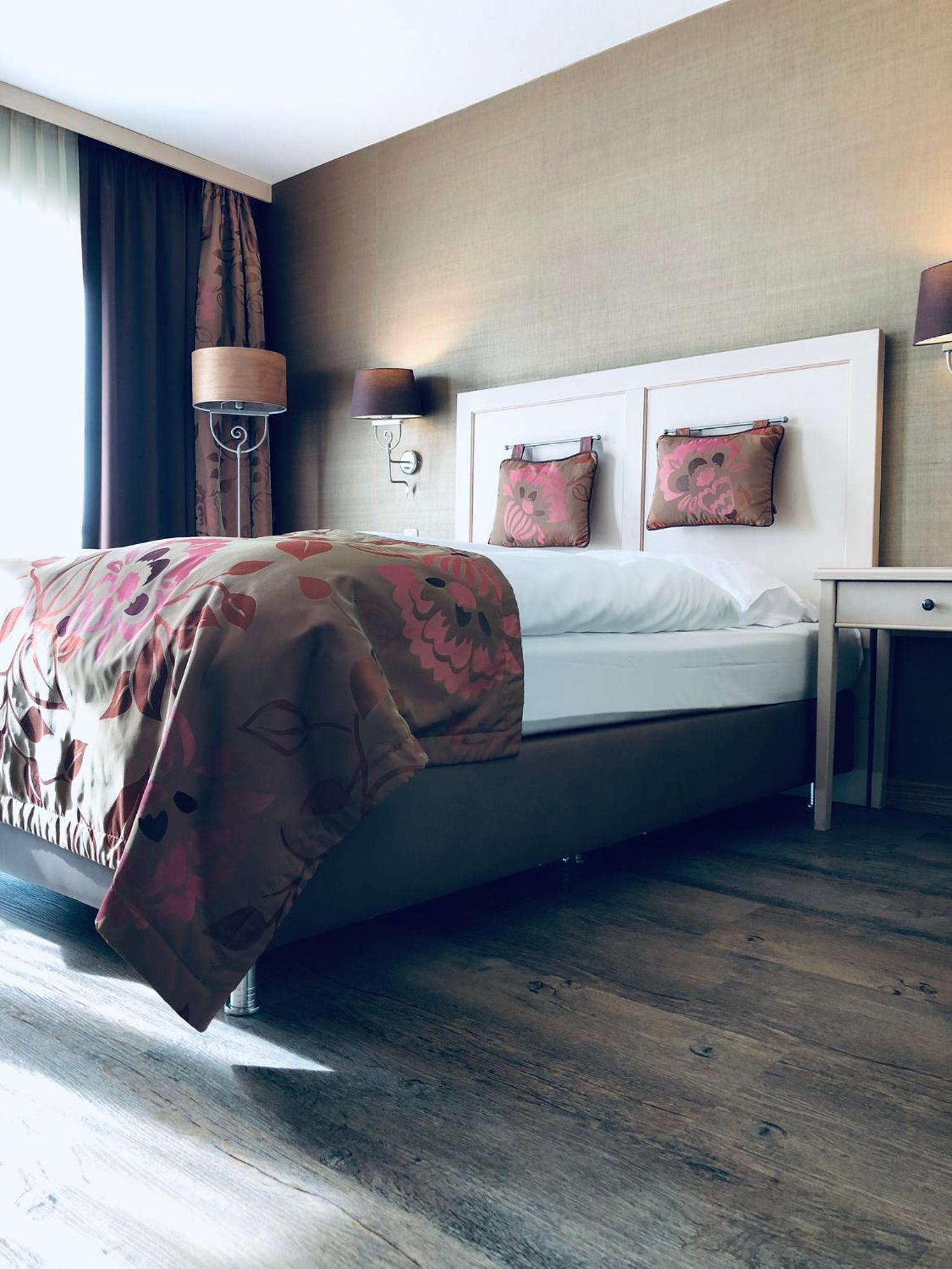Room, Queen Bed