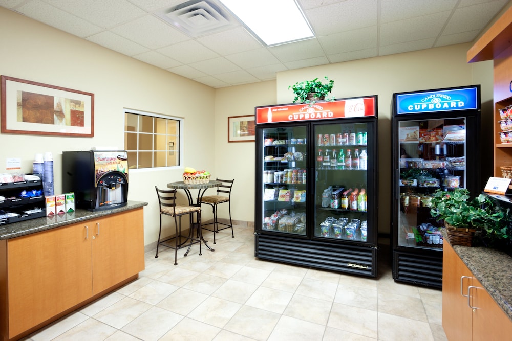 Candlewood Suites San Antonio Downtown 39/43