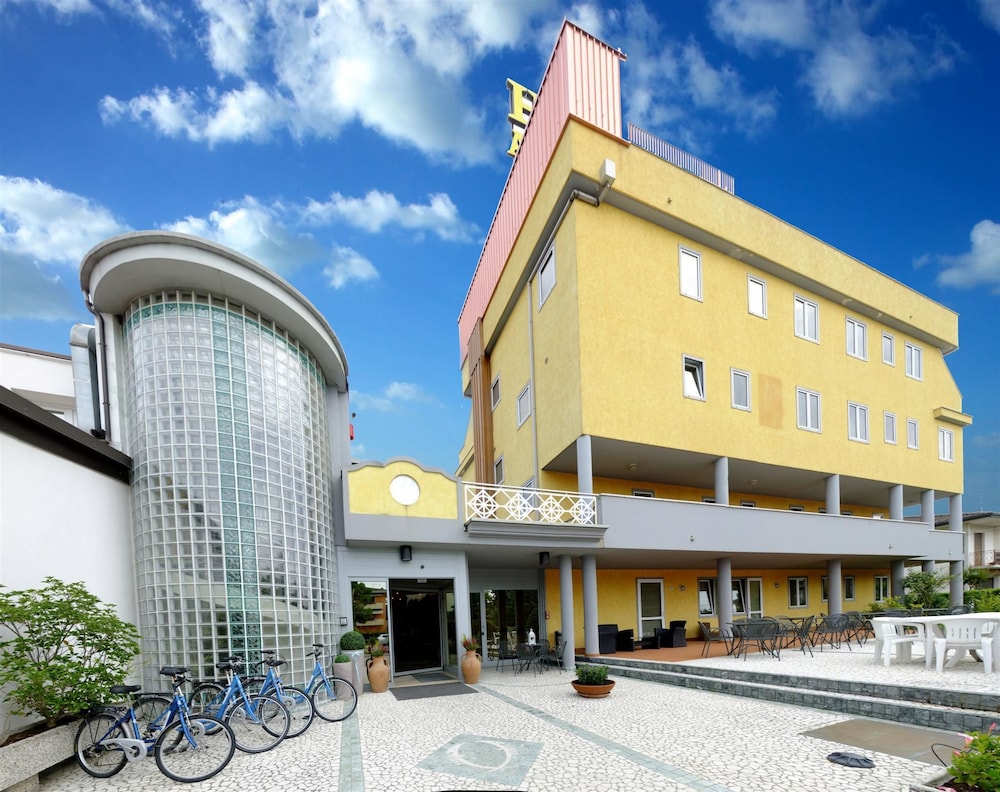 ホテル アンブラ 写真1