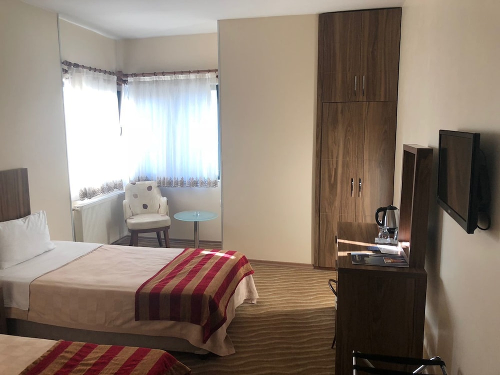 Kilim Hotel 12/35