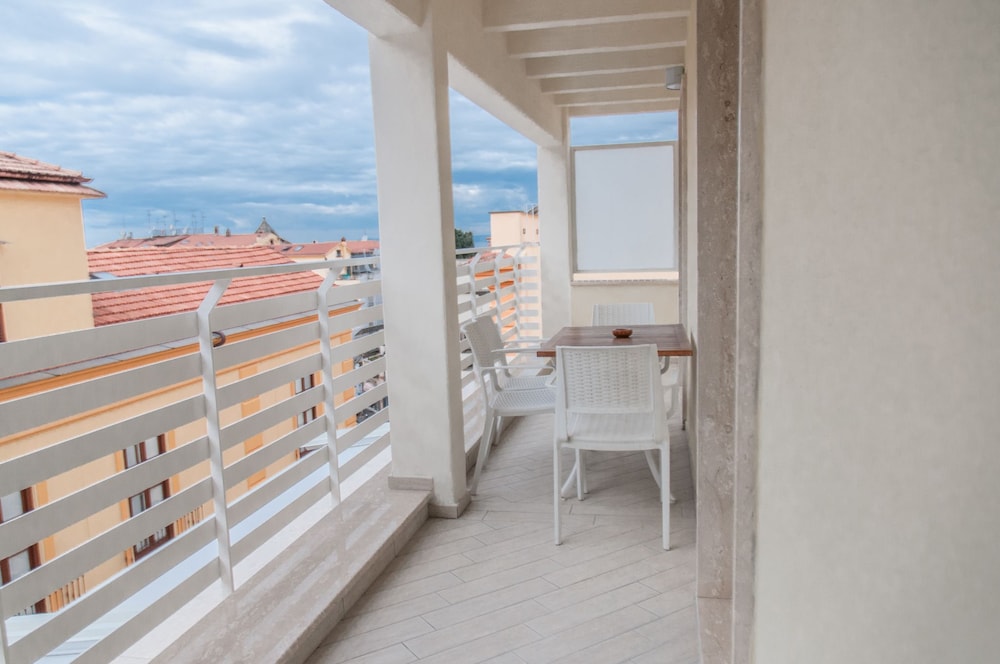 Tasso Suites 33/71