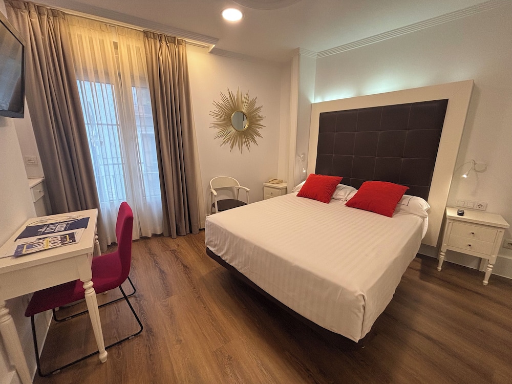 Hotel Catedral 26/59