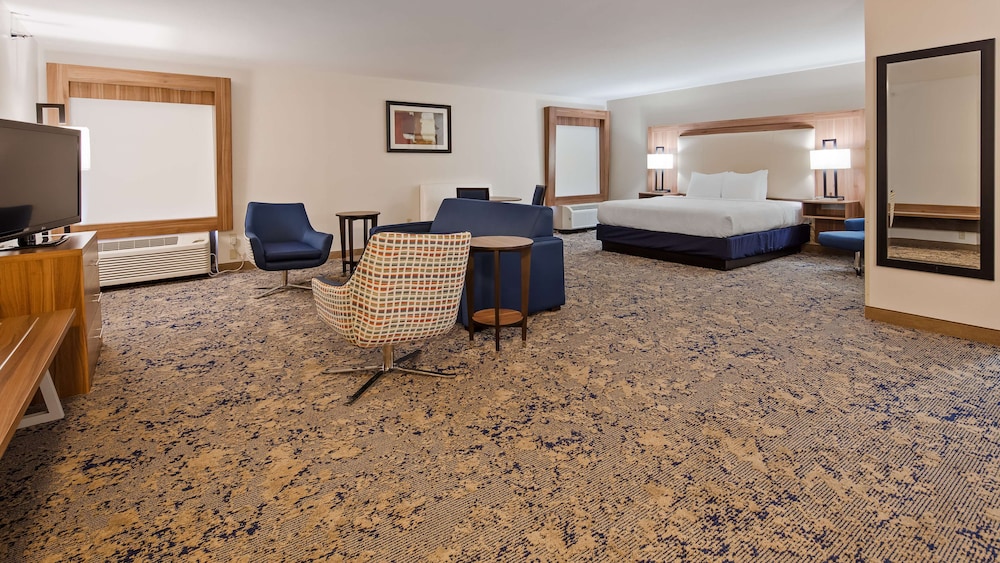 Best Western Plus Kansas City Airport-Kci East 39/43