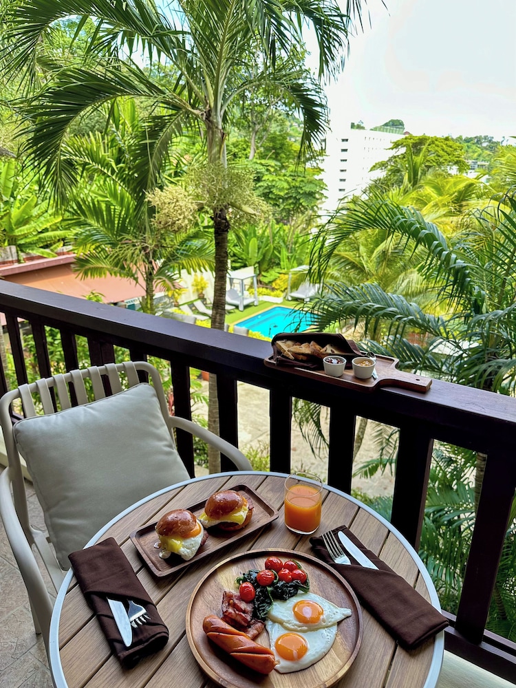 Sea Hills Resort 20/34
