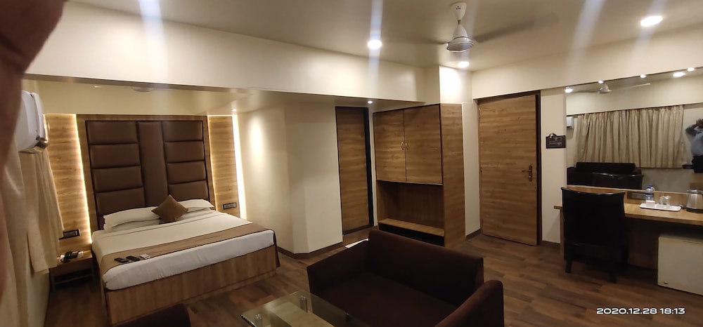 HOTEL HERITAGE DAKSHIN 49/50