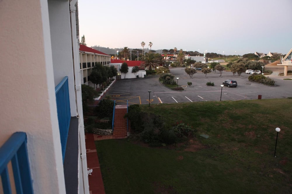 Wilderness Beach Hotel 60/65