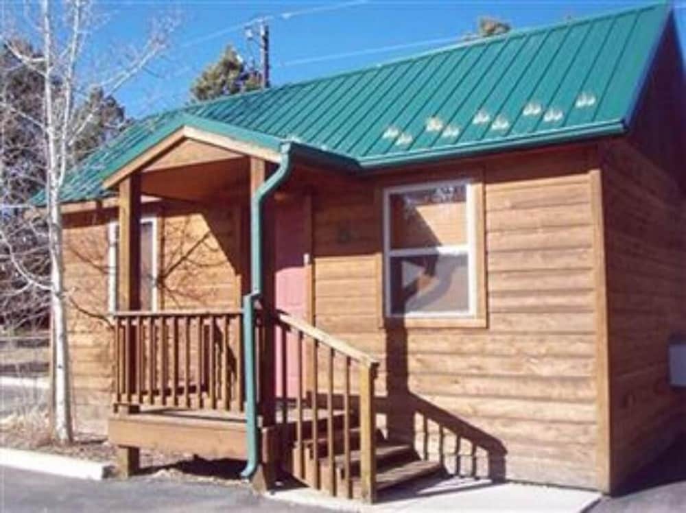 Eagle Fire Lodge Cabins 40/75