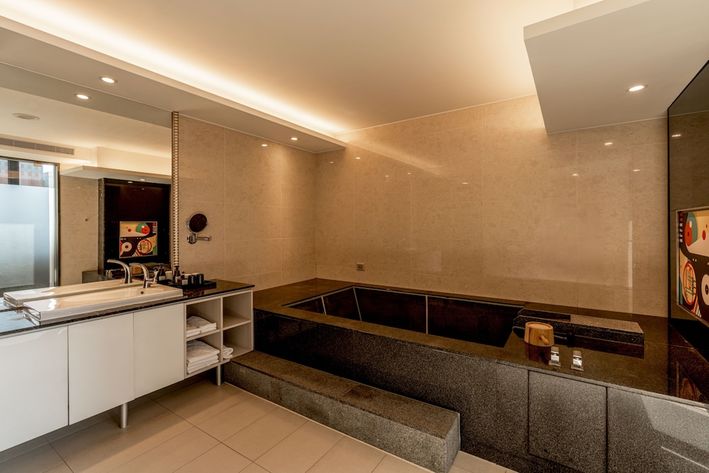 The Loft Hotel 46/75