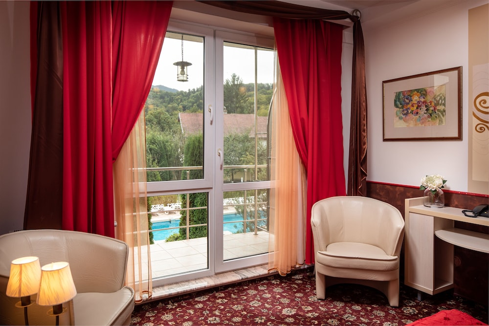 Grand Hotel 34/57