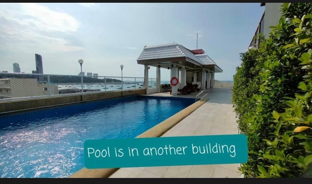 Smile Court Pattaya 64/67