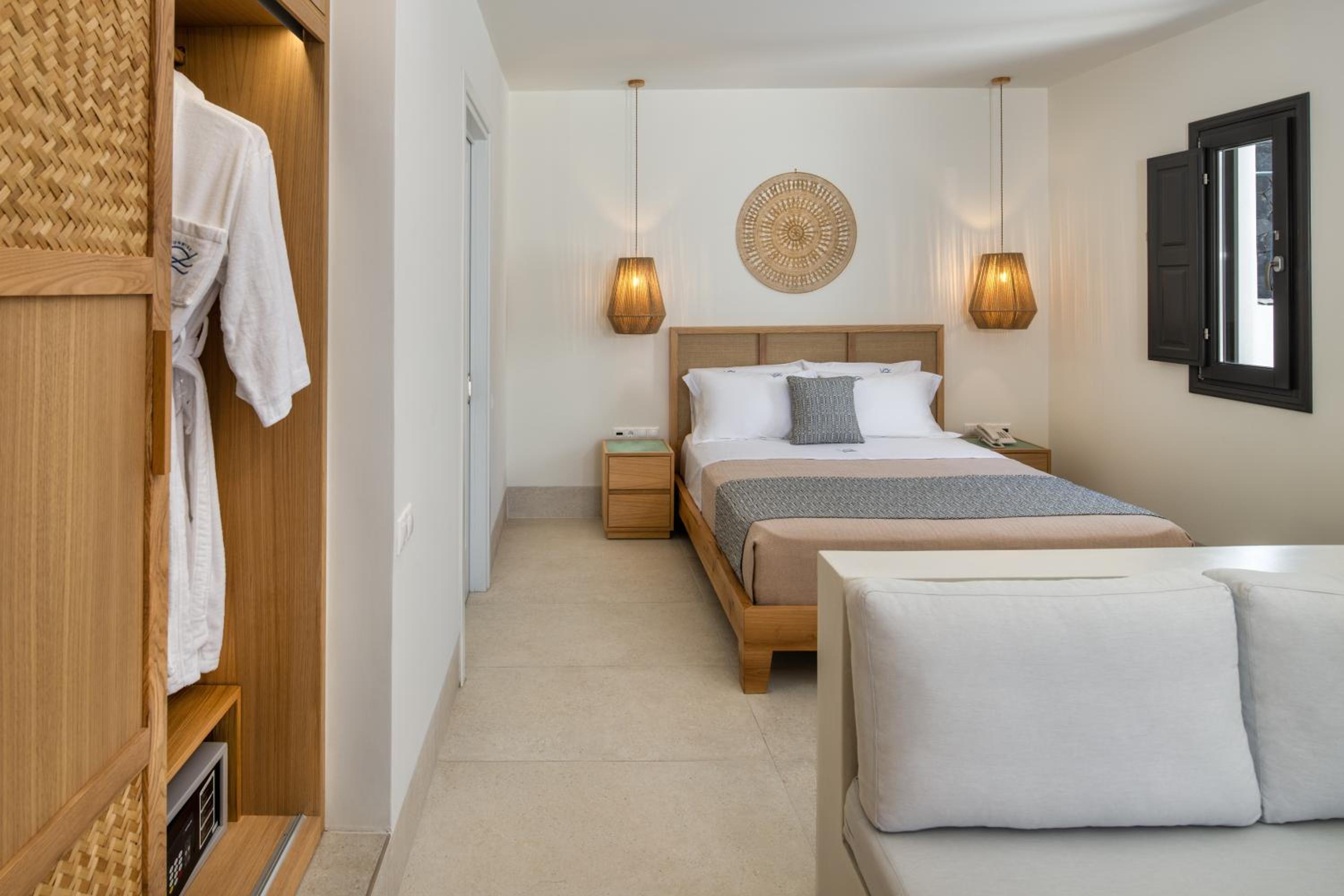Superior, Suite, Queen Bed, Outdoor Jetted Tub