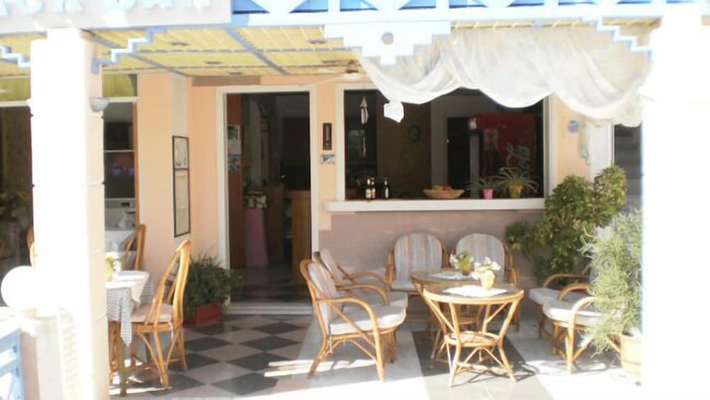 Sirena Apartments photo3
