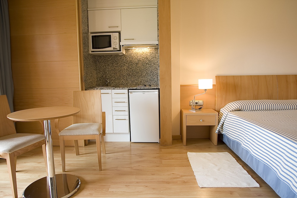 Clipper and Villas 16/30
