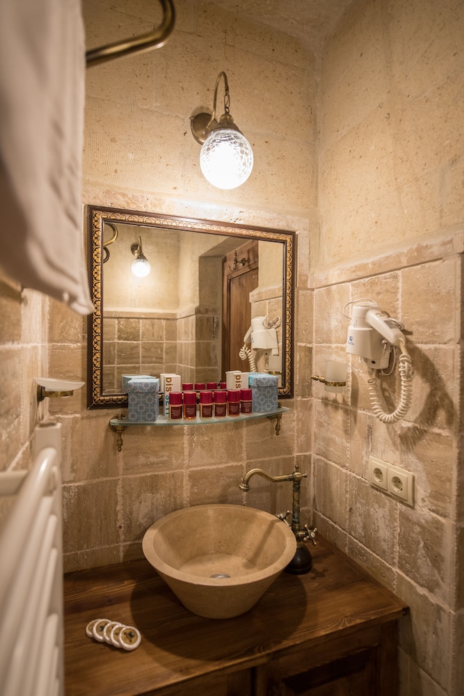Charming Cave Hotel 28/29