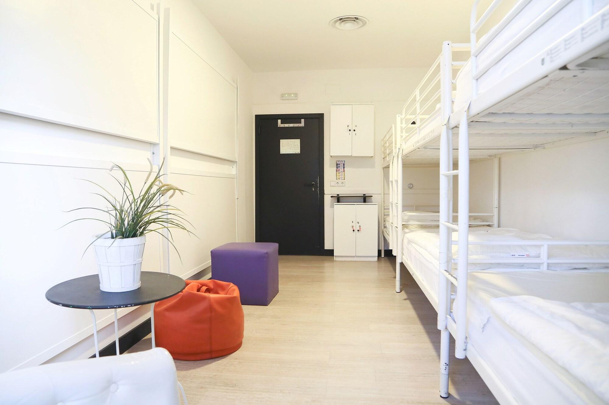Hostels Meetingpoint 38/55