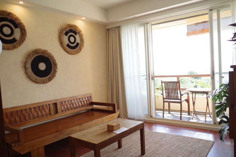 Red Garden Resort 10/70