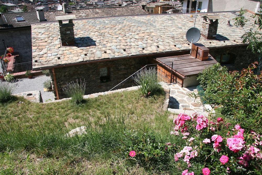 Ostello Del Castello Tirano 43/50