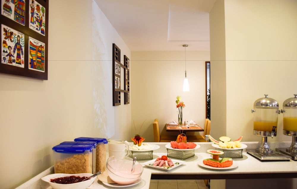 Gardenia Inn Hotel 56/67
