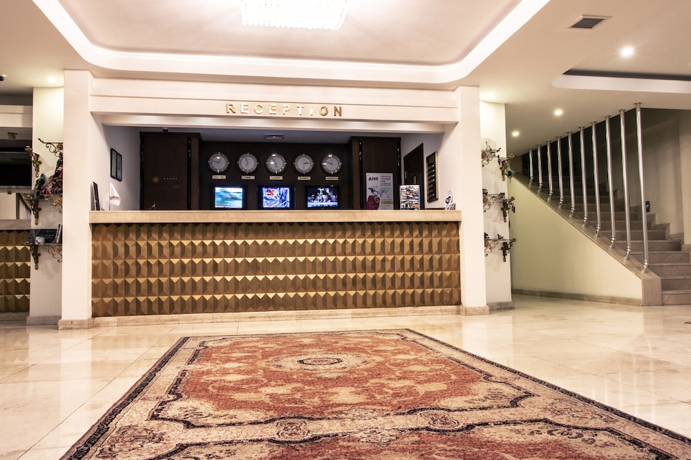 Atropat Old City Hotel 10/71