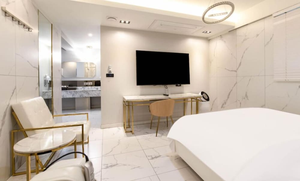 Hotel 99 Prestige 54/68