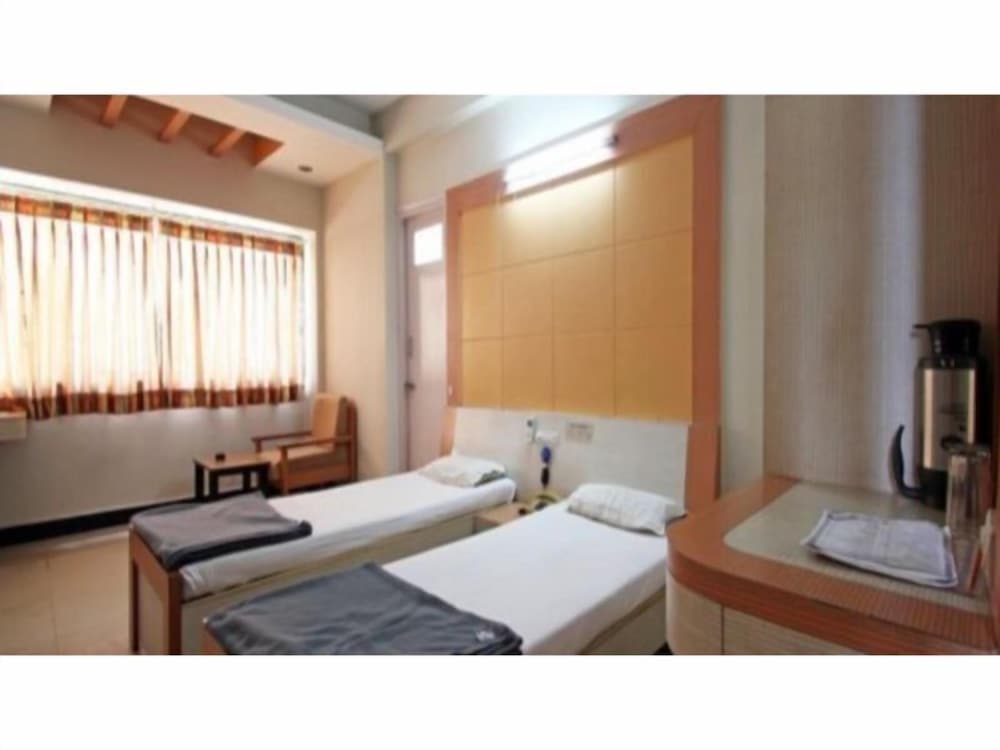 Hotel Vaishali 15/30