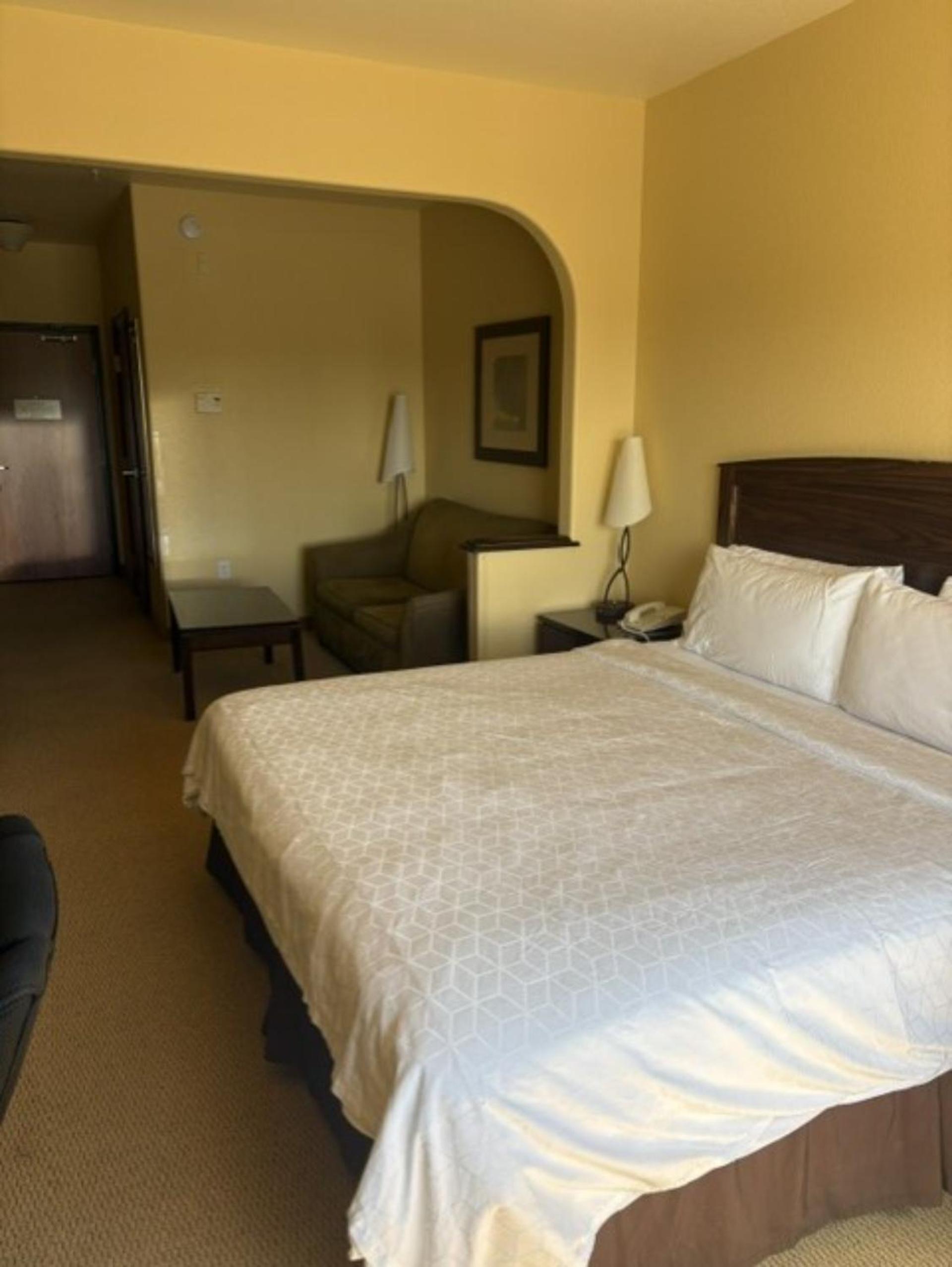 Leisure, King Bed