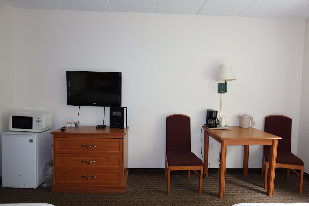 Americas Best Value Inn Annandale 51/57